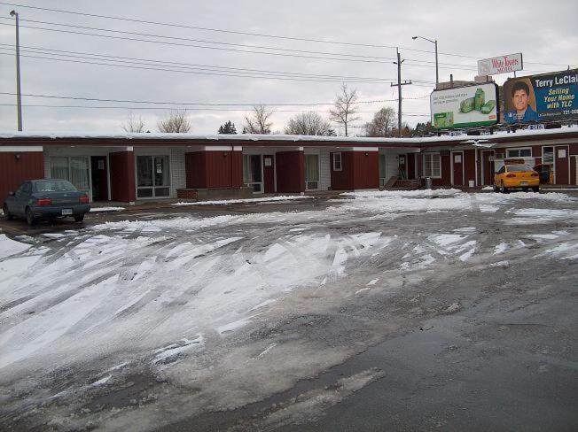 Barrie Motel エクステリア 写真